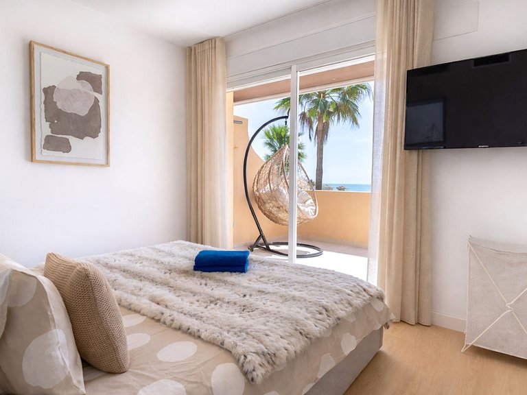 Villa for Sale in Estepona, Malaga 11