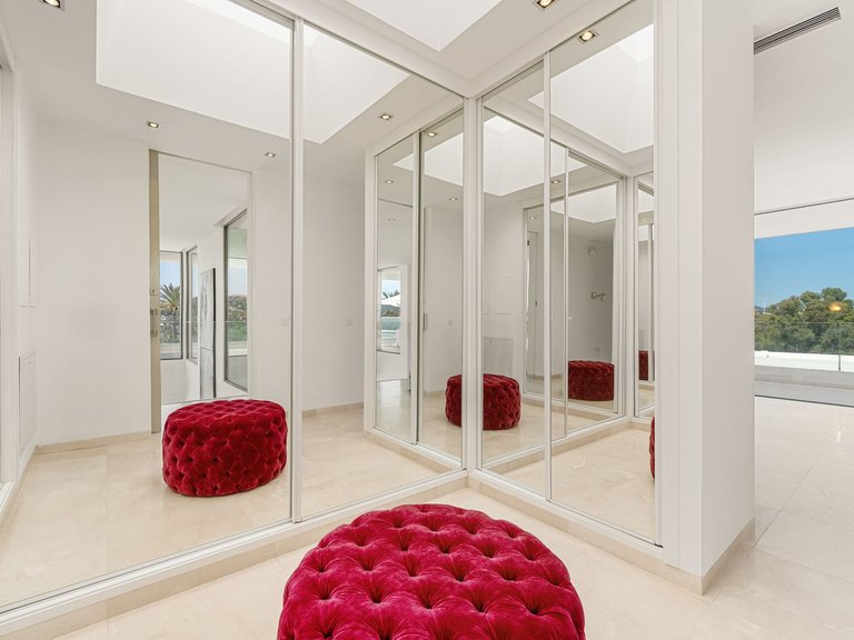 Villa for Sale in Nueva Andalucía, Malaga 13