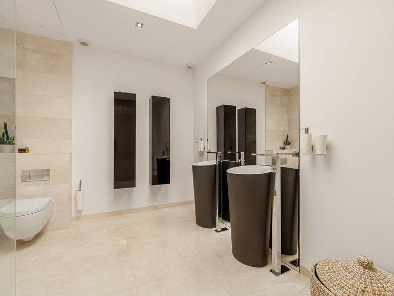 Villa for Sale in Nueva Andalucía, Malaga 16