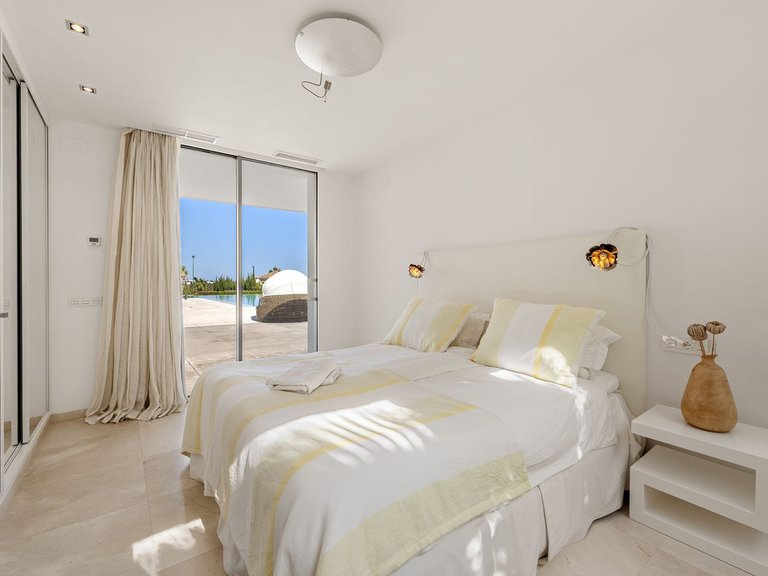 Villa for Sale in Nueva Andalucía, Malaga 17