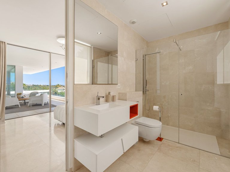 Villa for Sale in Nueva Andalucía, Malaga 23