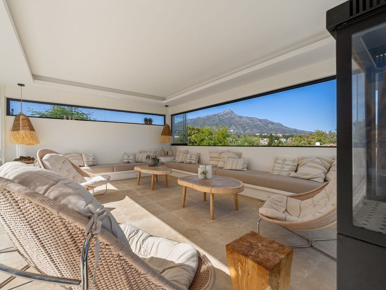 Villa for Sale in Nueva Andalucía, Malaga 31