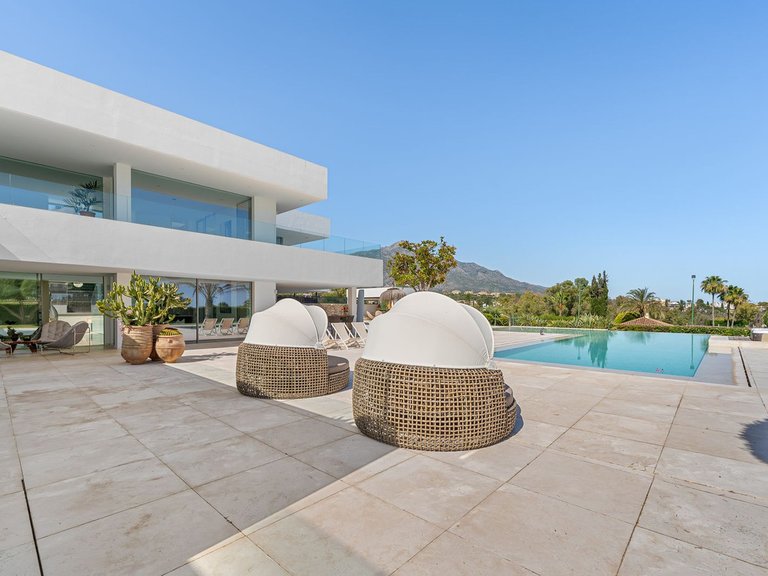 Villa for Sale in Nueva Andalucía, Malaga 32