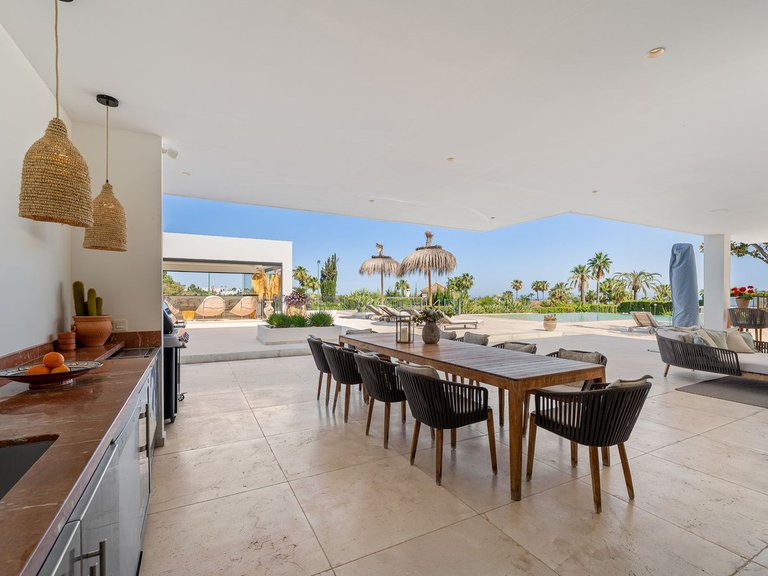 Villa for Sale in Nueva Andalucía, Malaga 35