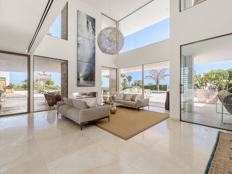 Villa for Sale in Nueva Andalucía, Malaga 4