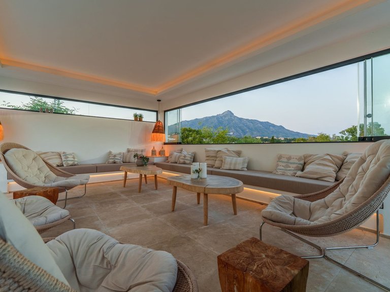 Villa for Sale in Nueva Andalucía, Malaga 40