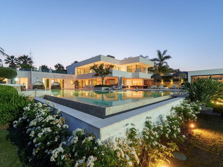 Villa for Sale in Nueva Andalucía, Malaga 42