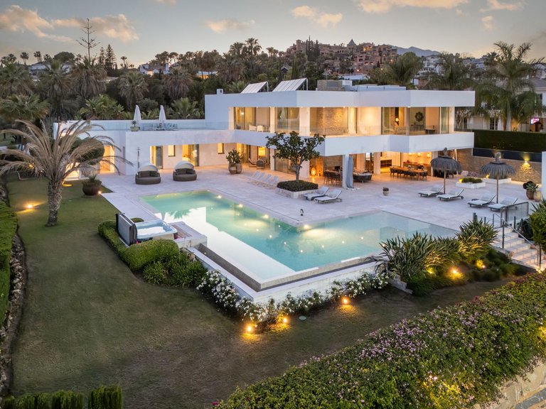 Villa for Sale in Nueva Andalucía, Malaga 46
