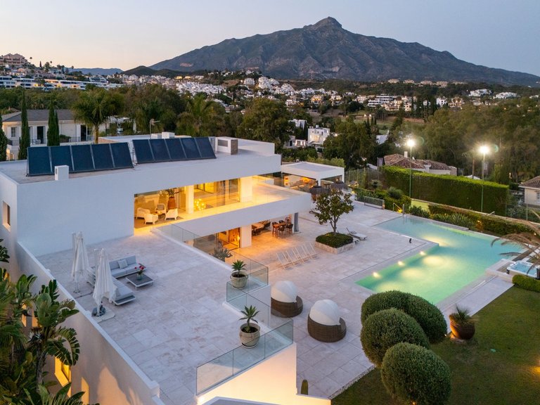 Villa for Sale in Nueva Andalucía, Malaga 48
