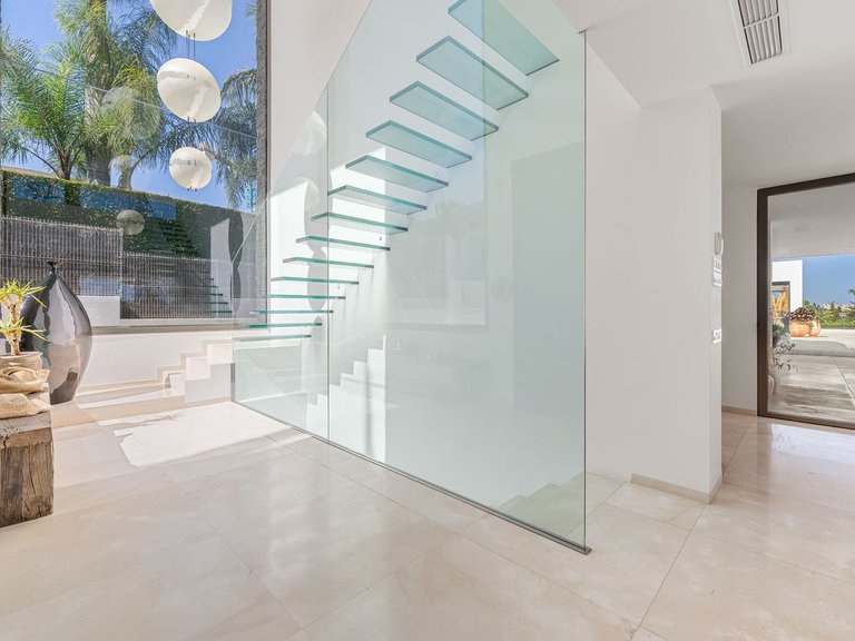 Villa for Sale in Nueva Andalucía, Malaga 6