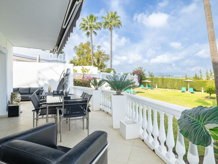 Apartment for Sale in Nueva Andalucía, Malaga 21