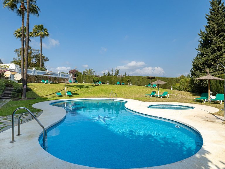 Apartment for Sale in Nueva Andalucía, Malaga 24