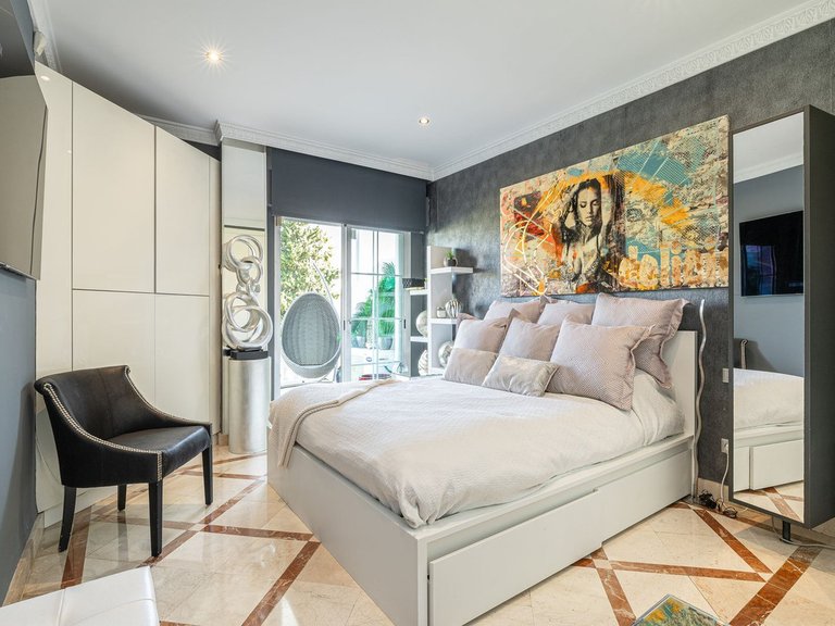 Apartment for Sale in Nueva Andalucía, Malaga 3