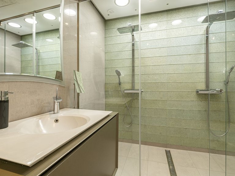 Apartment for Sale in Nueva Andalucía, Malaga 9