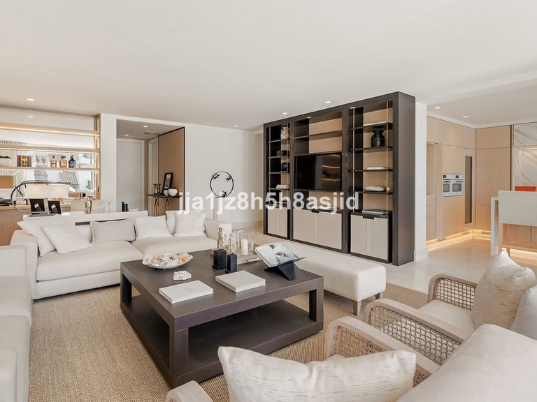 Apartment for Sale in The Golden Mile, Malaga 12