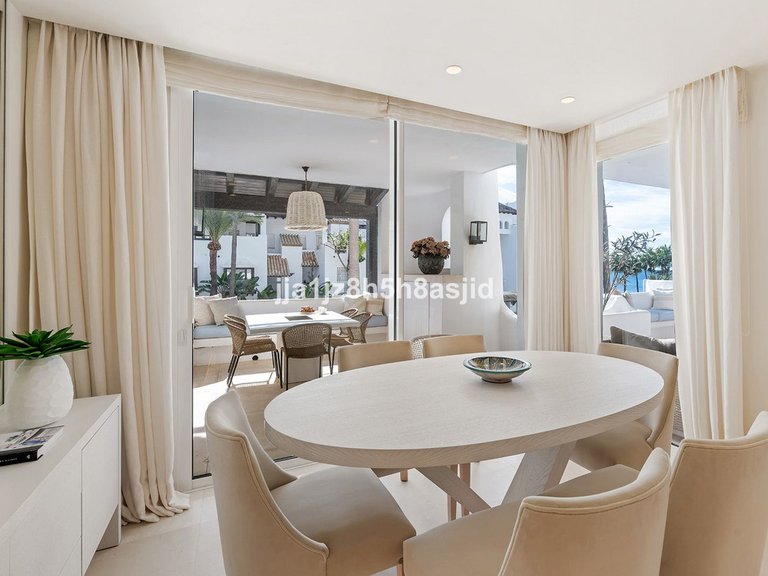 Apartment for Sale in The Golden Mile, Malaga 19