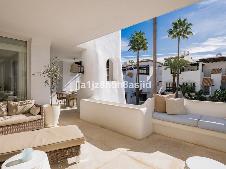Apartment for Sale in The Golden Mile, Malaga 4