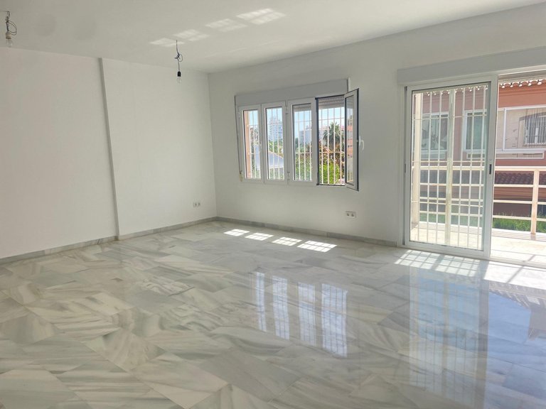Villa for Sale in Arroyo De La Miel, Malaga 14