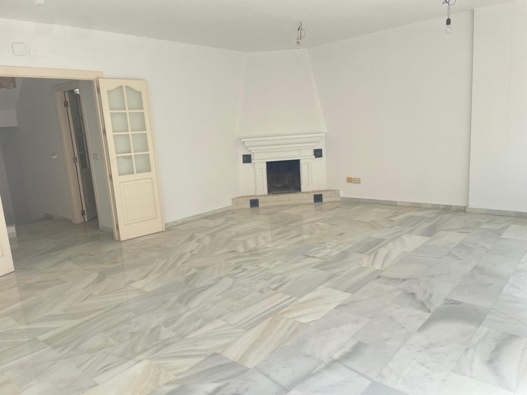 Villa for Sale in Arroyo De La Miel, Malaga 18