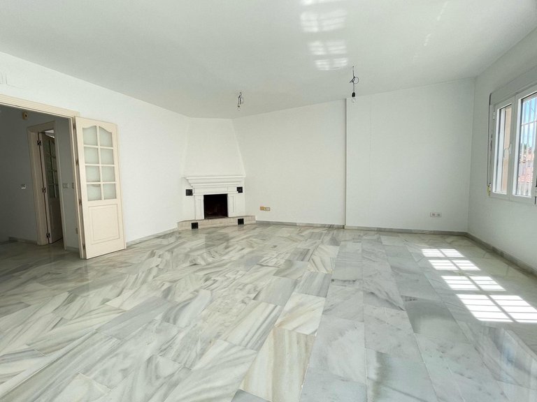 Villa for Sale in Arroyo De La Miel, Malaga 2