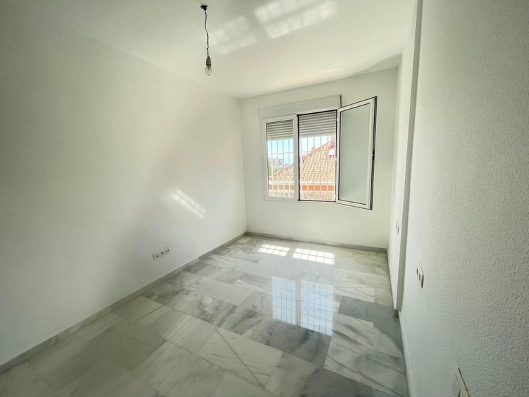 Villa for Sale in Arroyo De La Miel, Malaga 24