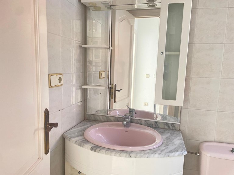Villa for Sale in Arroyo De La Miel, Malaga 26
