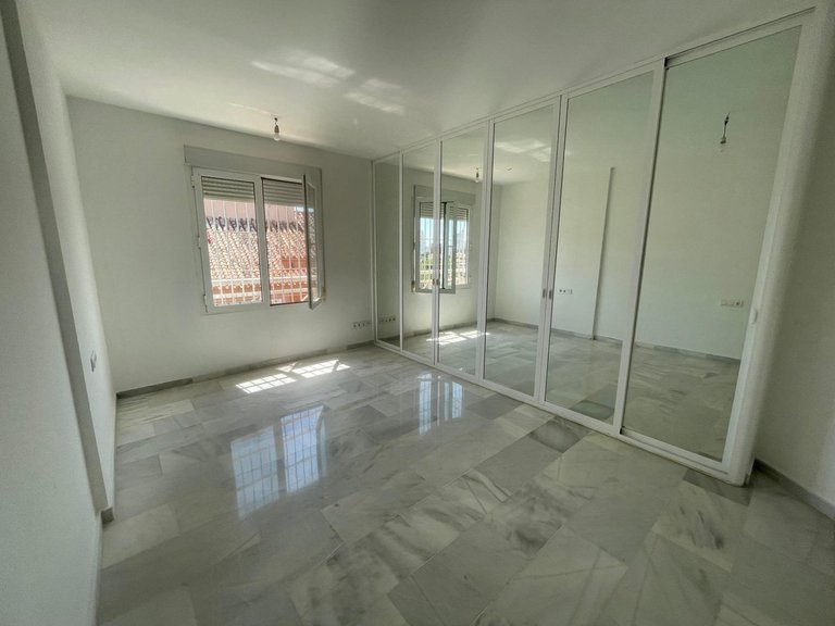 Villa for Sale in Arroyo De La Miel, Malaga 39