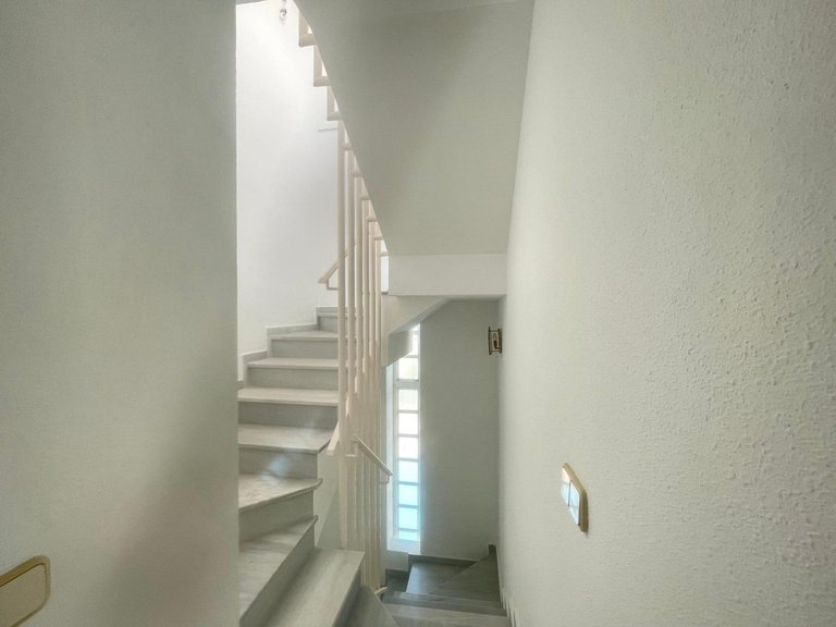 Villa for Sale in Arroyo De La Miel, Malaga 44