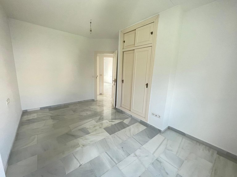 Villa for Sale in Arroyo De La Miel, Malaga 48