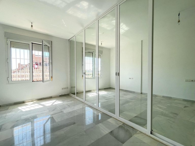 Villa for Sale in Arroyo De La Miel, Malaga 49