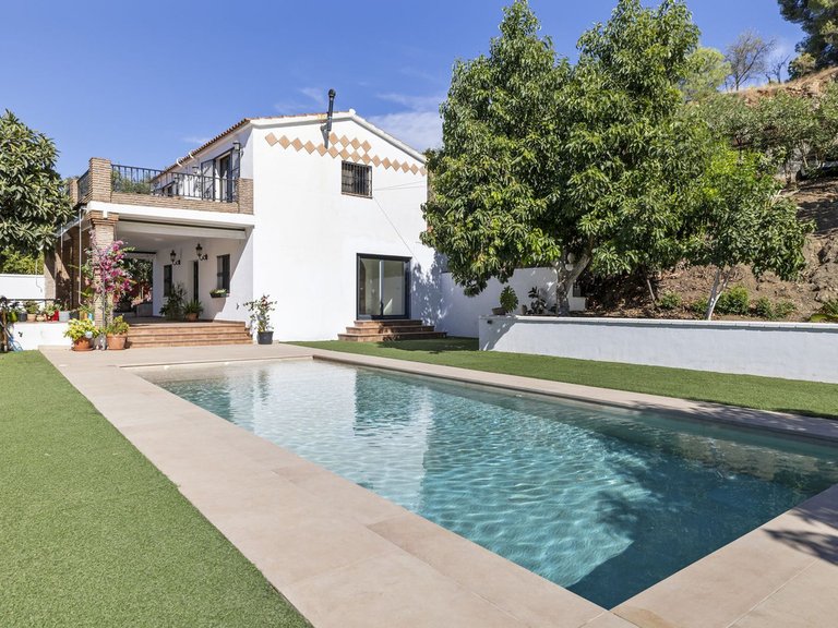 Villa for Sale in Coín, Malaga 1