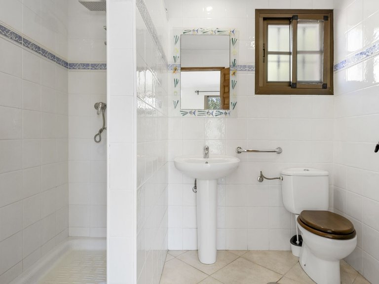 Villa for Sale in Coín, Malaga 17