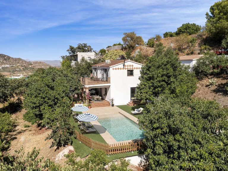 Villa for Sale in Coín, Malaga 24
