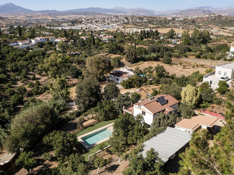 Villa for Sale in Coín, Malaga 25