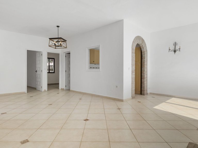 Villa for Sale in Coín, Malaga 3