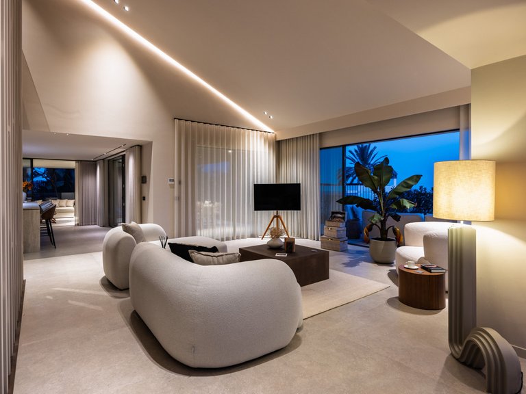 Villa for Sale in Nueva Andalucía, Malaga 40