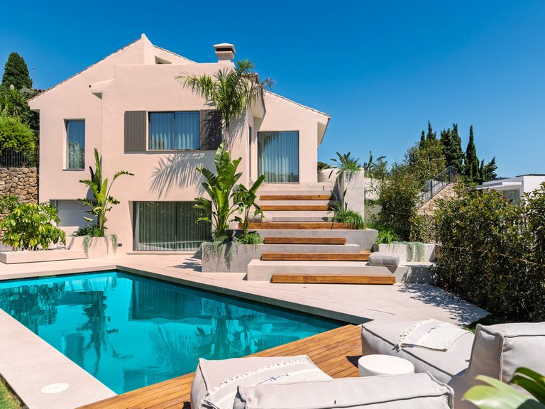 Villa for Sale in Nueva Andalucía, Malaga 9