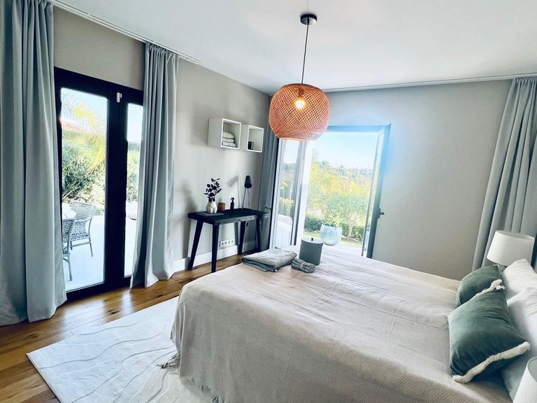 Villa for Sale in El Paraiso, Malaga 11
