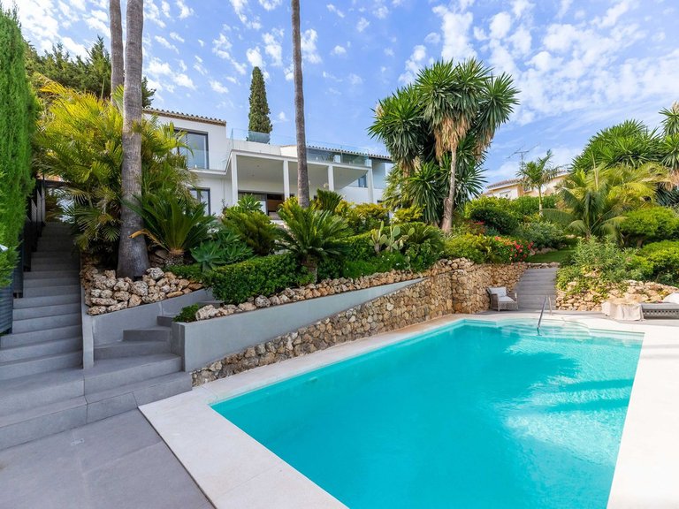 Villa for Sale in El Paraiso, Malaga 15