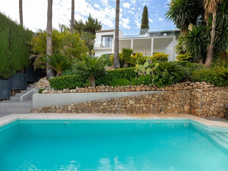 Villa for Sale in El Paraiso, Malaga 16