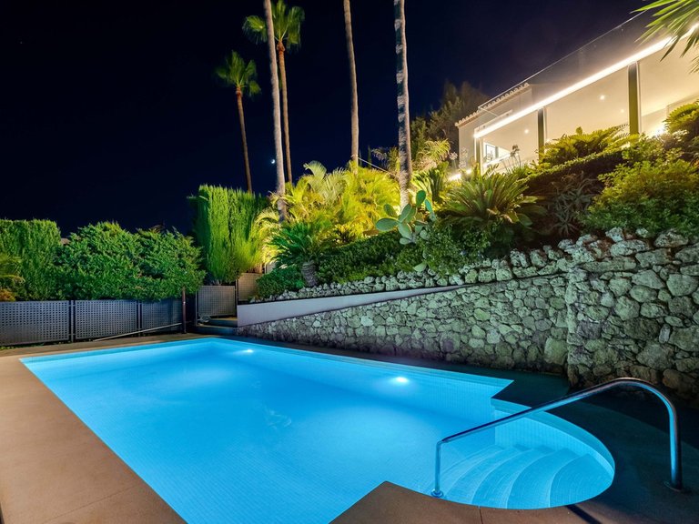 Villa for Sale in El Paraiso, Malaga 17