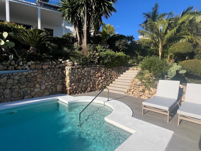 Villa for Sale in El Paraiso, Malaga 29
