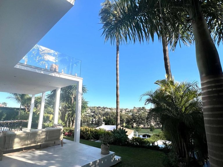 Villa for Sale in El Paraiso, Malaga 31