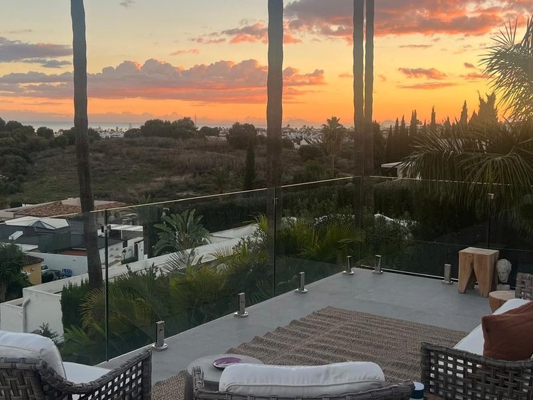 Villa for Sale in El Paraiso, Malaga 32