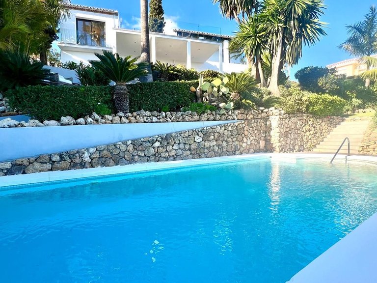 Villa for Sale in El Paraiso, Malaga 34