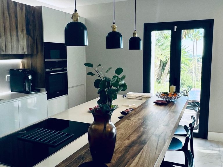 Villa for Sale in El Paraiso, Malaga 4