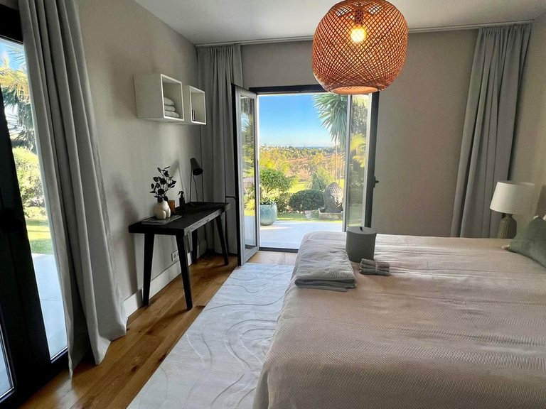 Villa for Sale in El Paraiso, Malaga 9
