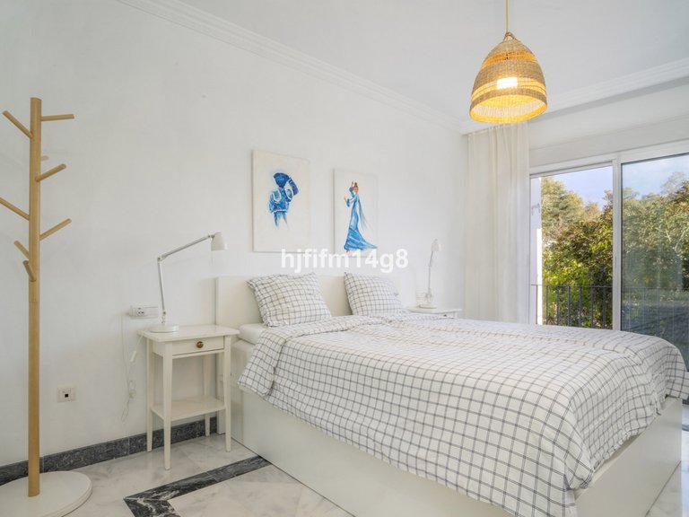 Apartment for Sale in Nueva Andalucía, Malaga 10