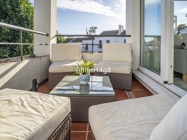 Apartment for Sale in Nueva Andalucía, Malaga 15