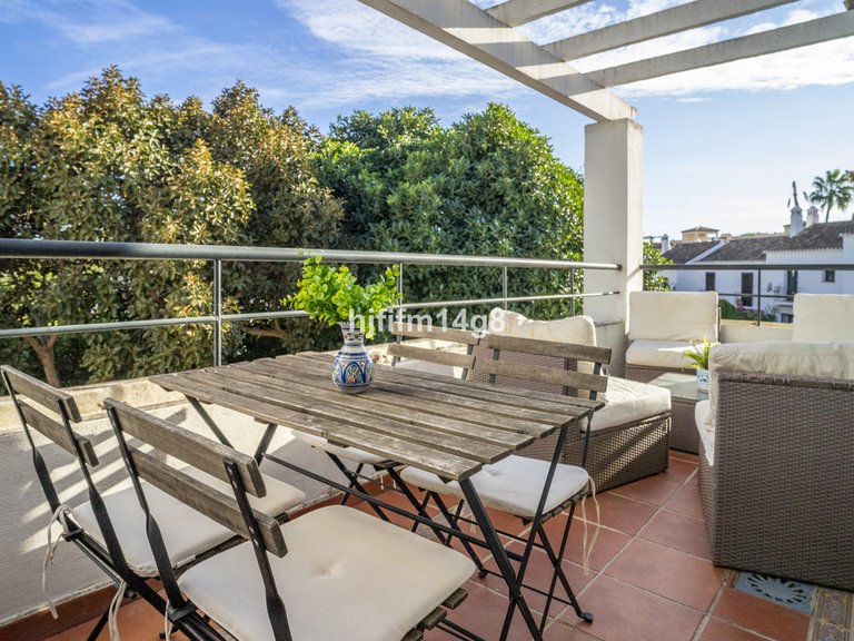 Apartment for Sale in Nueva Andalucía, Malaga 2
